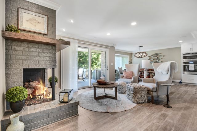 7826 W Golf Drive 7826, Palos Heights, IL 60463