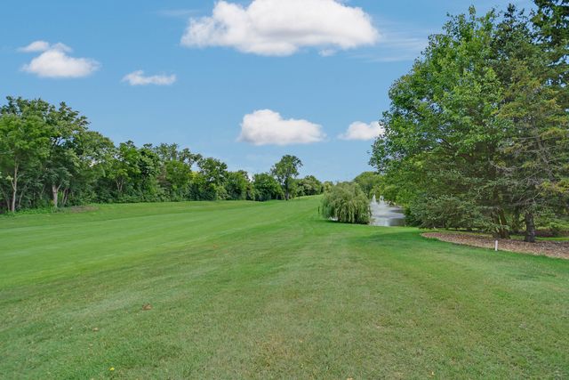 7826 W Golf Drive 7826, Palos Heights, IL 60463