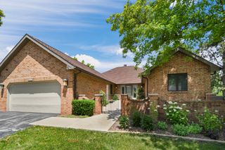7826 W Golf Drive 7826, Palos Heights, IL 60463