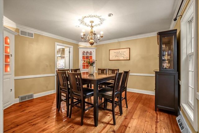 20455 Tennyson DRIVE, Brookfield, WI 53045