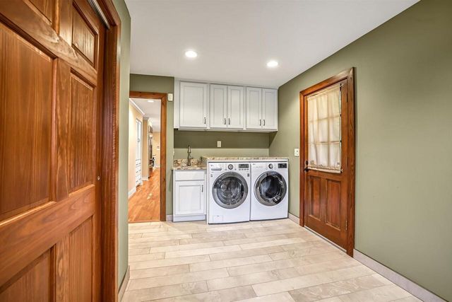 20455 Tennyson DRIVE, Brookfield, WI 53045