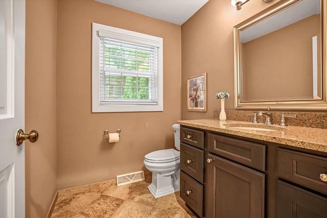20455 Tennyson DRIVE, Brookfield, WI 53045