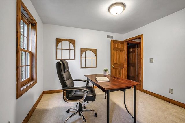 20455 Tennyson DRIVE, Brookfield, WI 53045