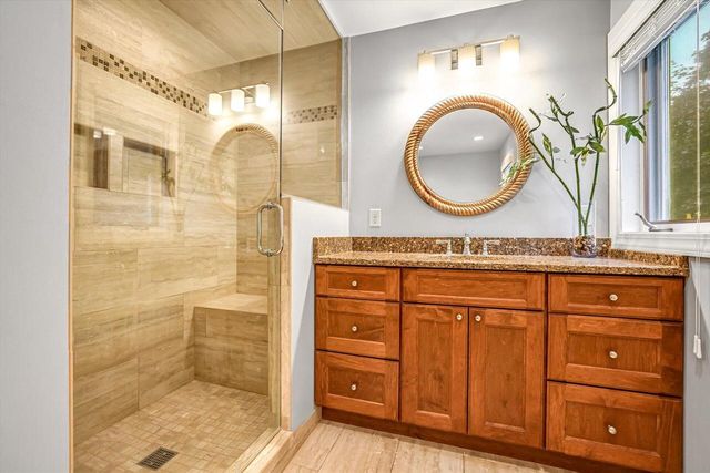20455 Tennyson DRIVE, Brookfield, WI 53045