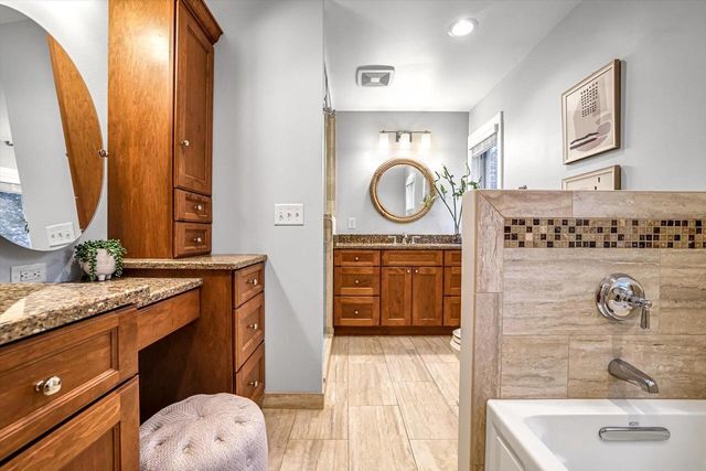 20455 Tennyson DRIVE, Brookfield, WI 53045