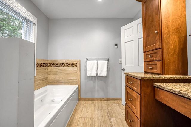 20455 Tennyson DRIVE, Brookfield, WI 53045