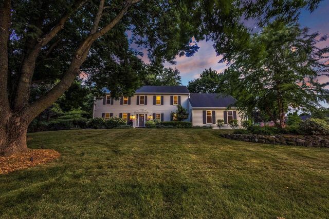 20455 Tennyson DRIVE, Brookfield, WI 53045
