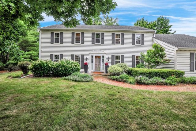 20455 Tennyson DRIVE, Brookfield, WI 53045