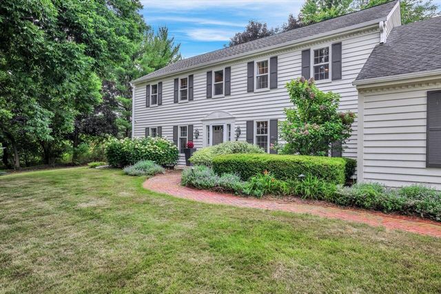 20455 Tennyson DRIVE, Brookfield, WI 53045