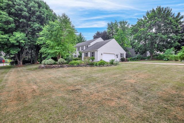 20455 Tennyson DRIVE, Brookfield, WI 53045