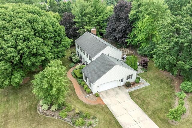 20455 Tennyson DRIVE, Brookfield, WI 53045