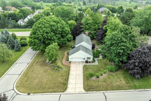 20455 Tennyson DRIVE, Brookfield, WI 53045