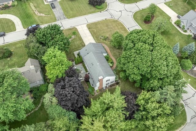 20455 Tennyson DRIVE, Brookfield, WI 53045