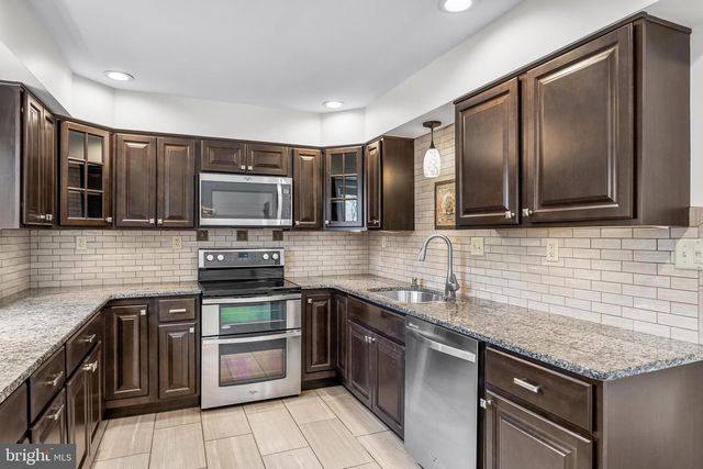 10 GLENWOOD DR, Lindenwold, NJ 08021