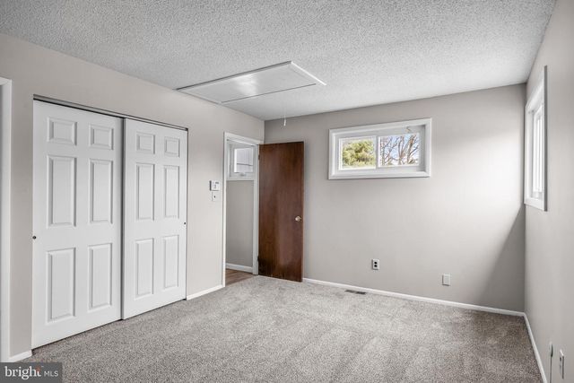 10 GLENWOOD DR, Lindenwold, NJ 08021