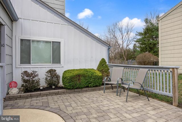 10 GLENWOOD DR, Lindenwold, NJ 08021
