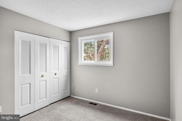 10 GLENWOOD DR, Lindenwold, NJ 08021