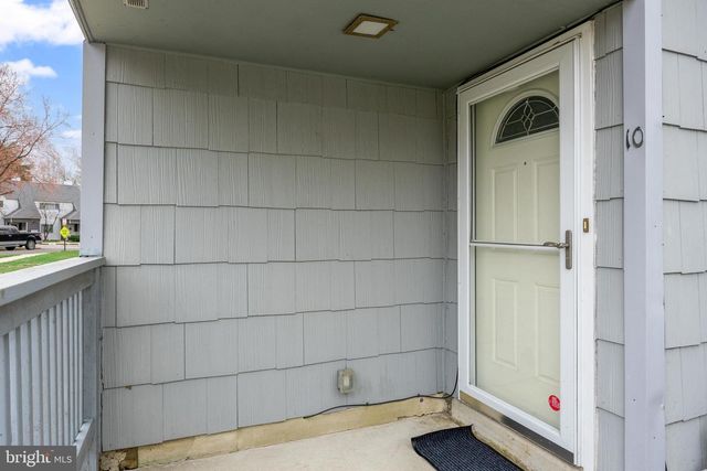 10 GLENWOOD DR, Lindenwold, NJ 08021