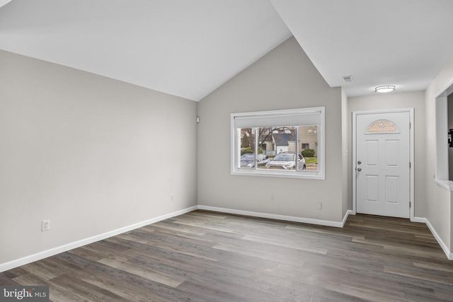 10 GLENWOOD DR, Lindenwold, NJ 08021