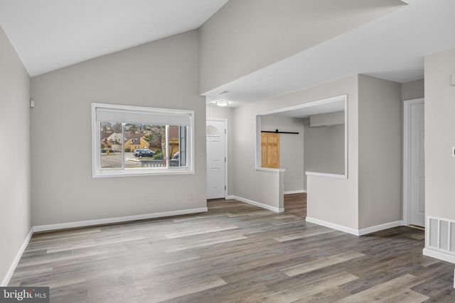 10 GLENWOOD DR, Lindenwold, NJ 08021