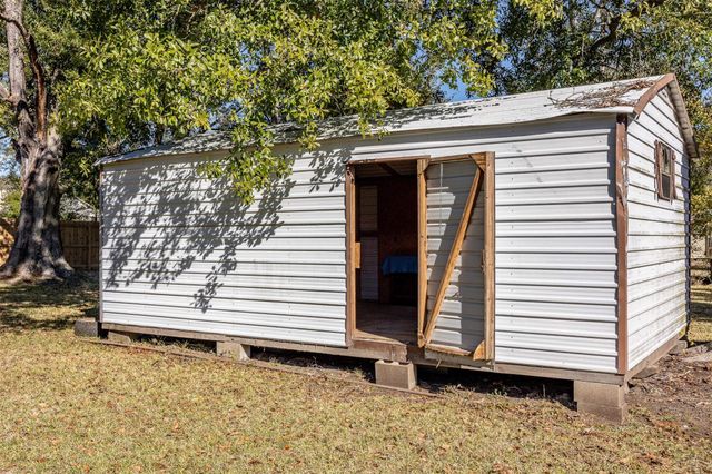 1108 18th Street N, Nederland, TX 77627