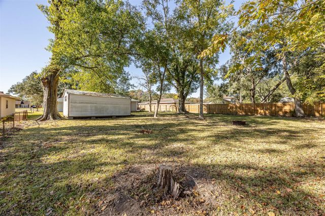 1108 18th Street N, Nederland, TX 77627