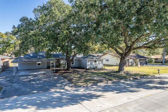 1108 18th Street N, Nederland, TX 77627