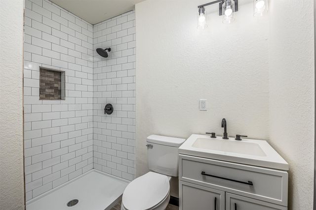 1108 18th Street N, Nederland, TX 77627