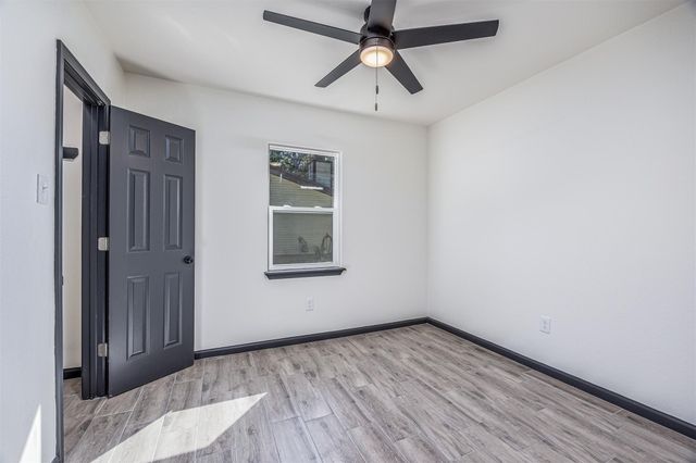 1108 18th Street N, Nederland, TX 77627