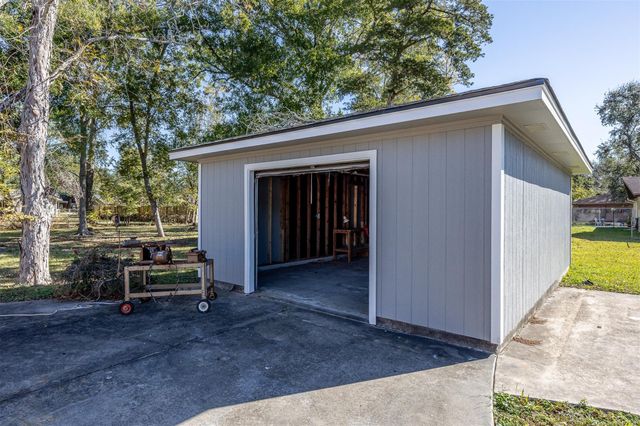 1108 18th Street N, Nederland, TX 77627