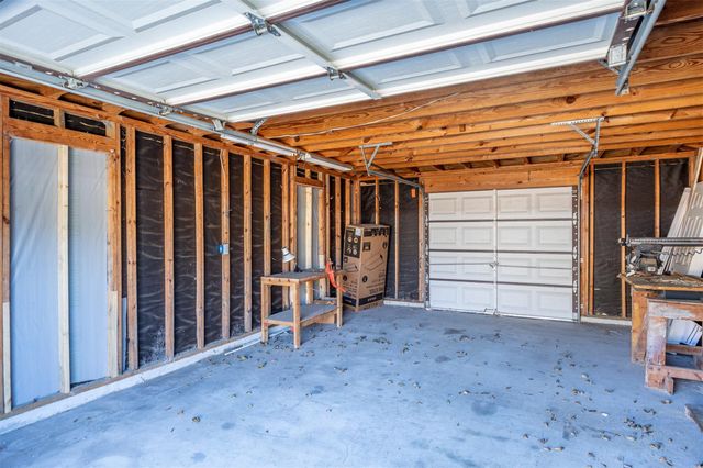 1108 18th Street N, Nederland, TX 77627