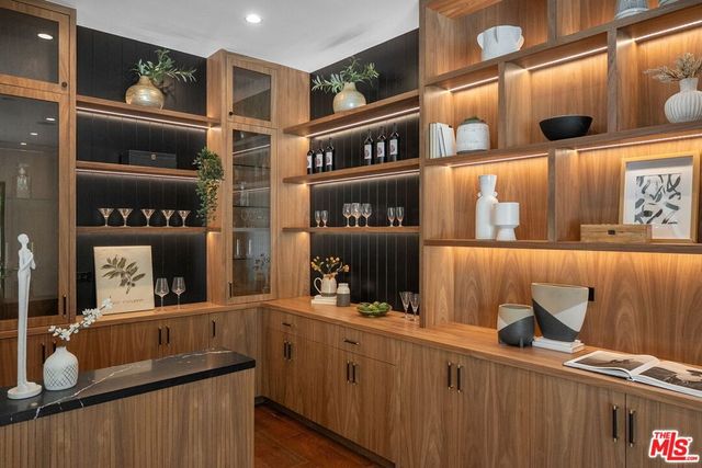 8025 Stewart Avenue, Los Angeles, CA 90045