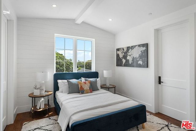 8025 Stewart Avenue, Los Angeles, CA 90045