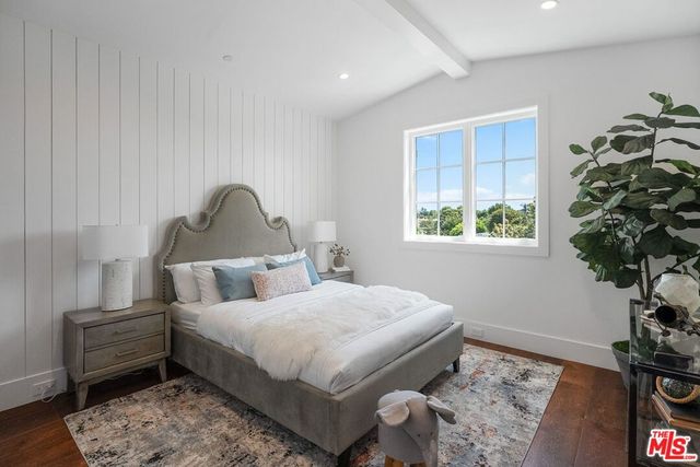 8025 Stewart Avenue, Los Angeles, CA 90045