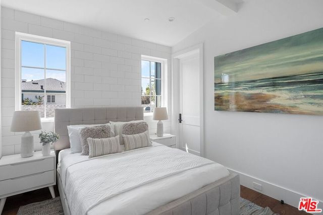 8025 Stewart Avenue, Los Angeles, CA 90045