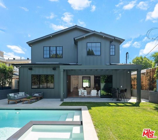 8025 Stewart Avenue, Los Angeles, CA 90045