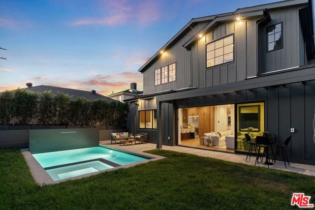 8025 Stewart Avenue, Los Angeles, CA 90045