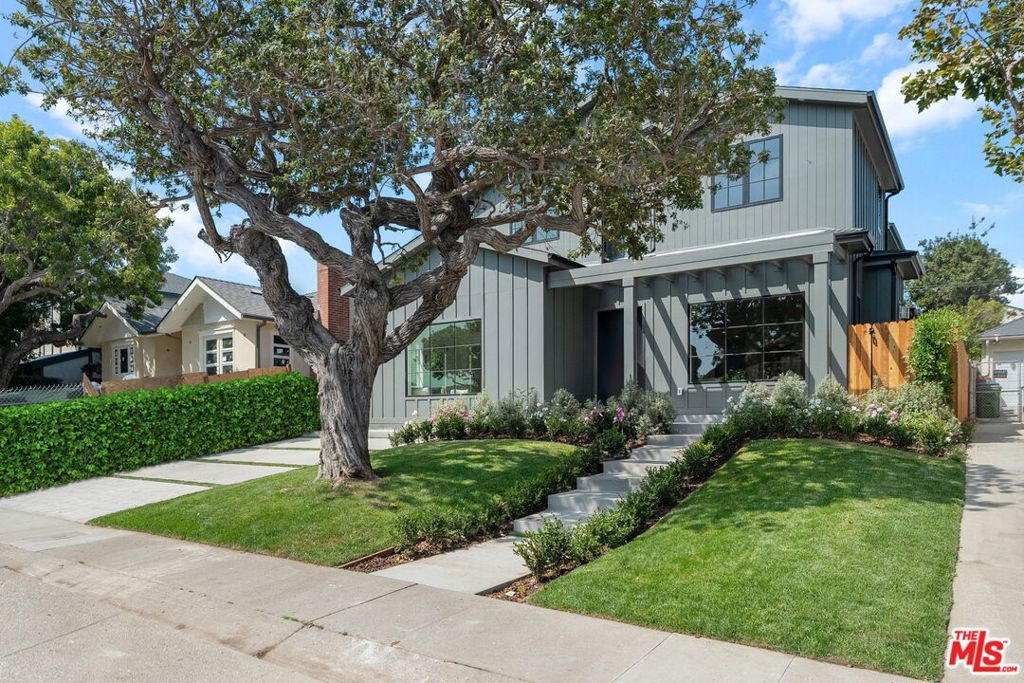 8025 Stewart Avenue, Los Angeles, CA 90045