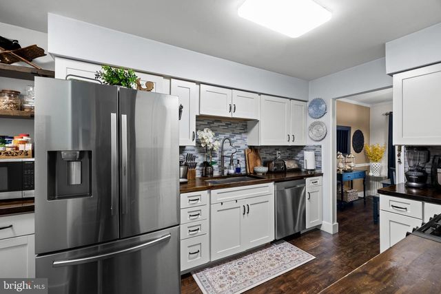 19 CINNAMON DR, Lumberton, NJ 08048