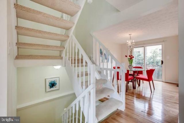 2025 N GLEBE RD, Arlington, VA 22207