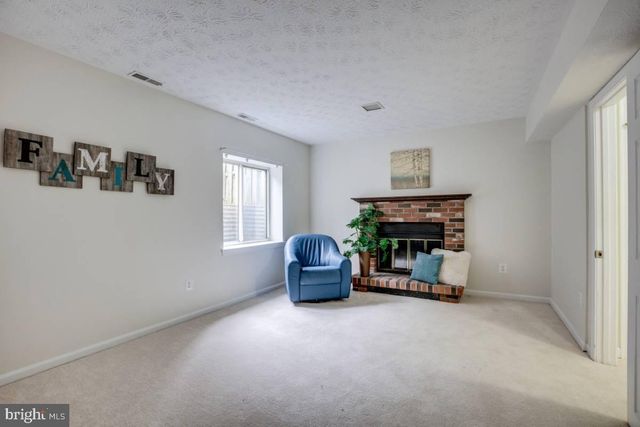 2025 N GLEBE RD, Arlington, VA 22207