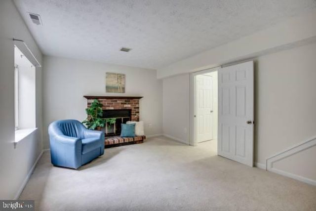 2025 N GLEBE RD, Arlington, VA 22207