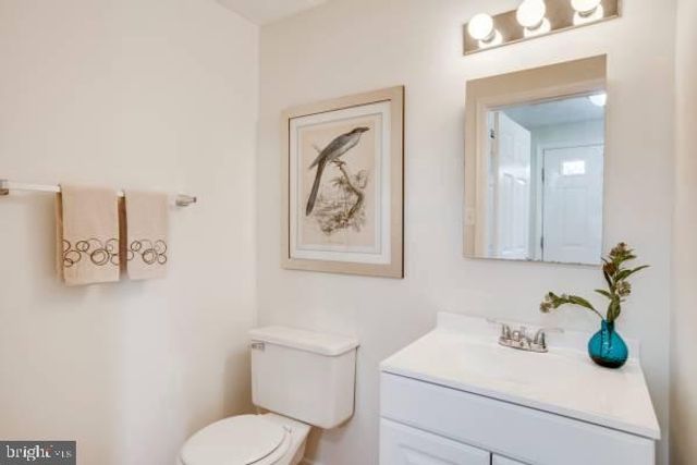 2025 N GLEBE RD, Arlington, VA 22207