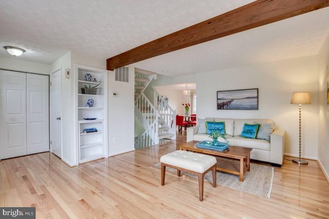 2025 N GLEBE RD, Arlington, VA 22207