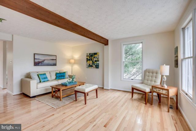 2025 N GLEBE RD, Arlington, VA 22207