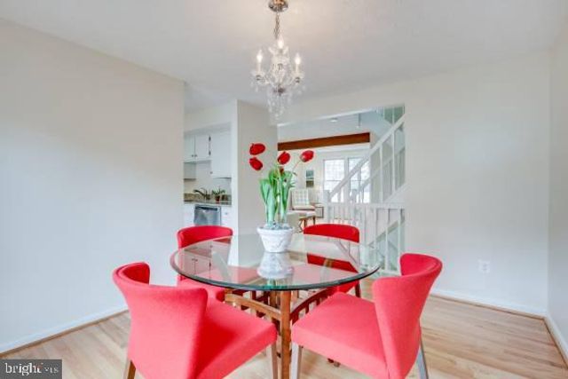 2025 N GLEBE RD, Arlington, VA 22207