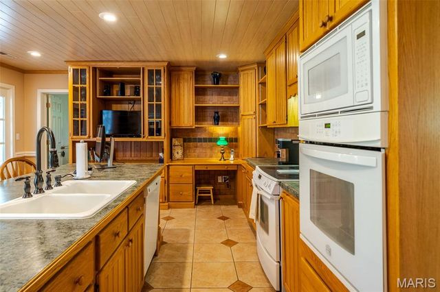 347 Roller Road, St Clair, MO 63077