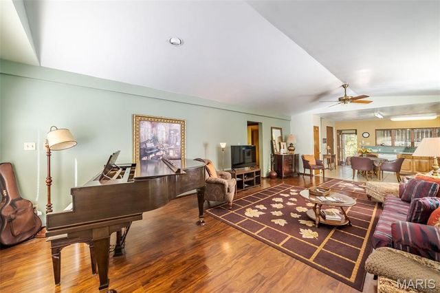 347 Roller Road, St Clair, MO 63077