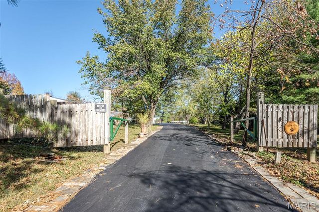 347 Roller Road, St Clair, MO 63077