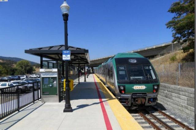 254 Verandah Ave, Novato, CA 94945